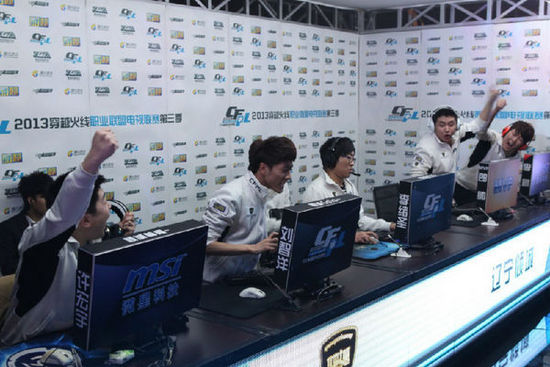 与此同时 与此同时